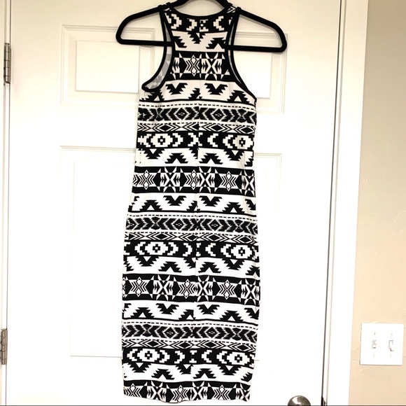 Express Geometric Racerback Midi Bodycon Dress - Picture 3 of 6